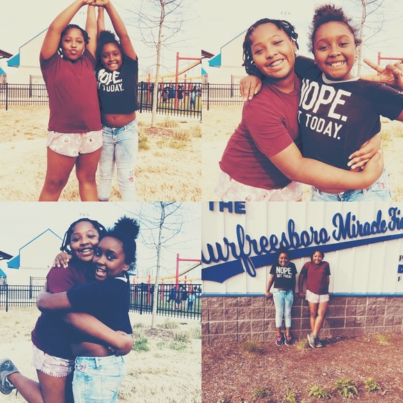 Meet your Posher, T&b - Picture 1 of 1